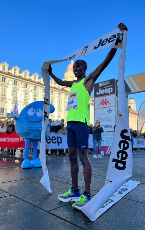 Vincitore Torino Marathon 2023 Cerba HealthCare