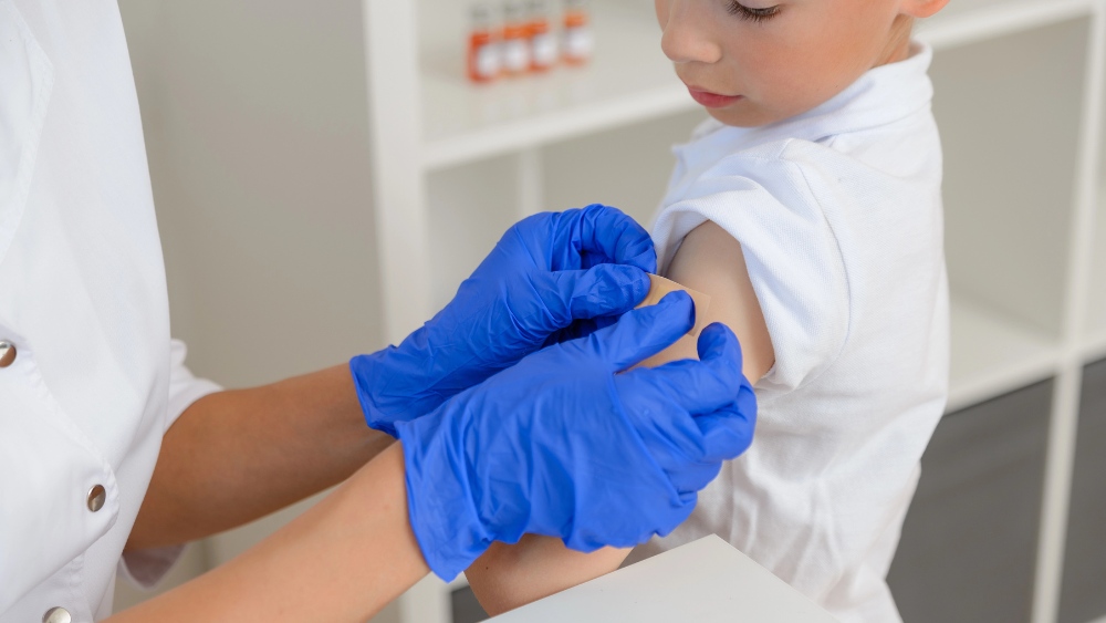 Calo delle vaccinazioni pediatriche: l’allarme OMS riguarda anche l’Italia